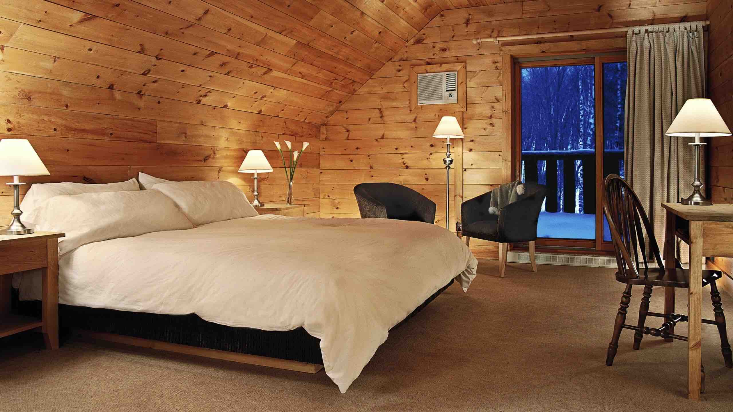 Room with 1bed at one of the best luxury resorts in Quebec in winter